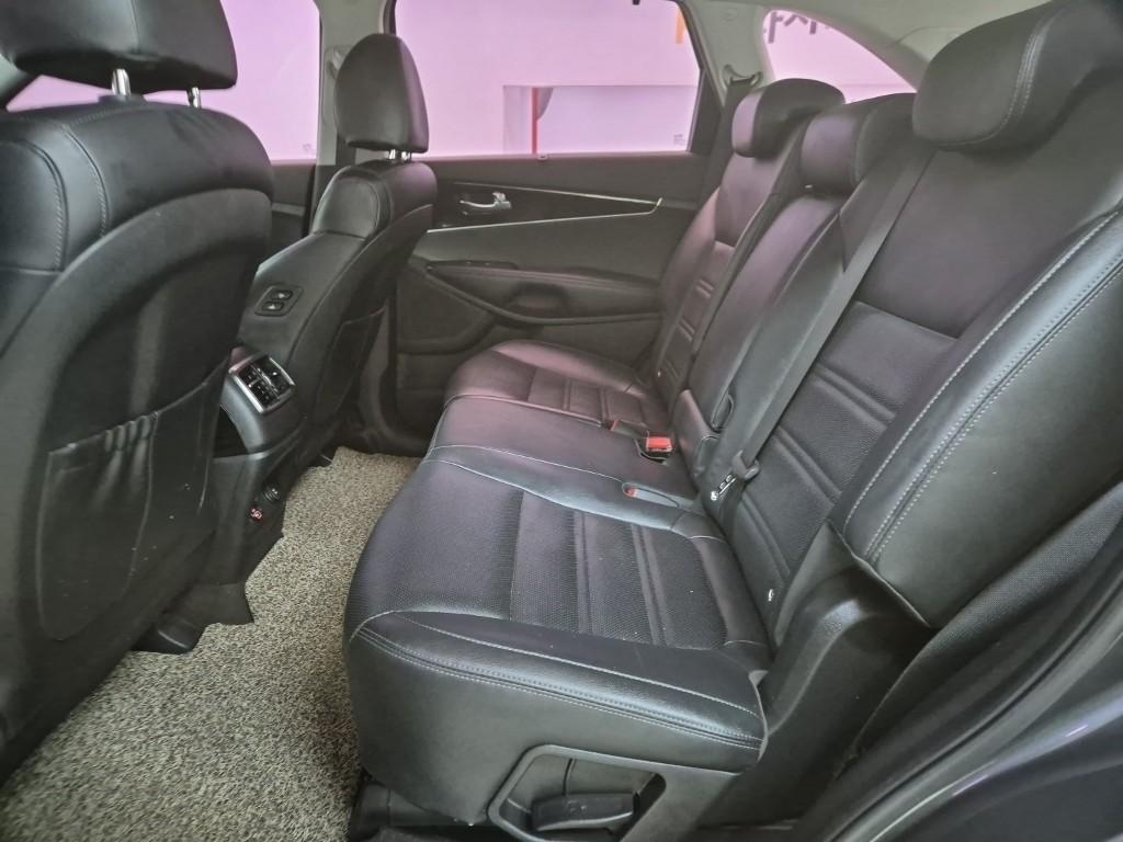KIA Sorento - Vista 12