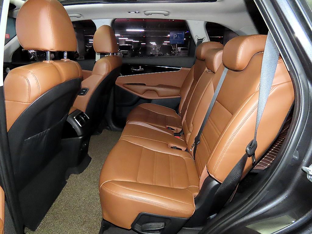 KIA Sorento - Vista 7