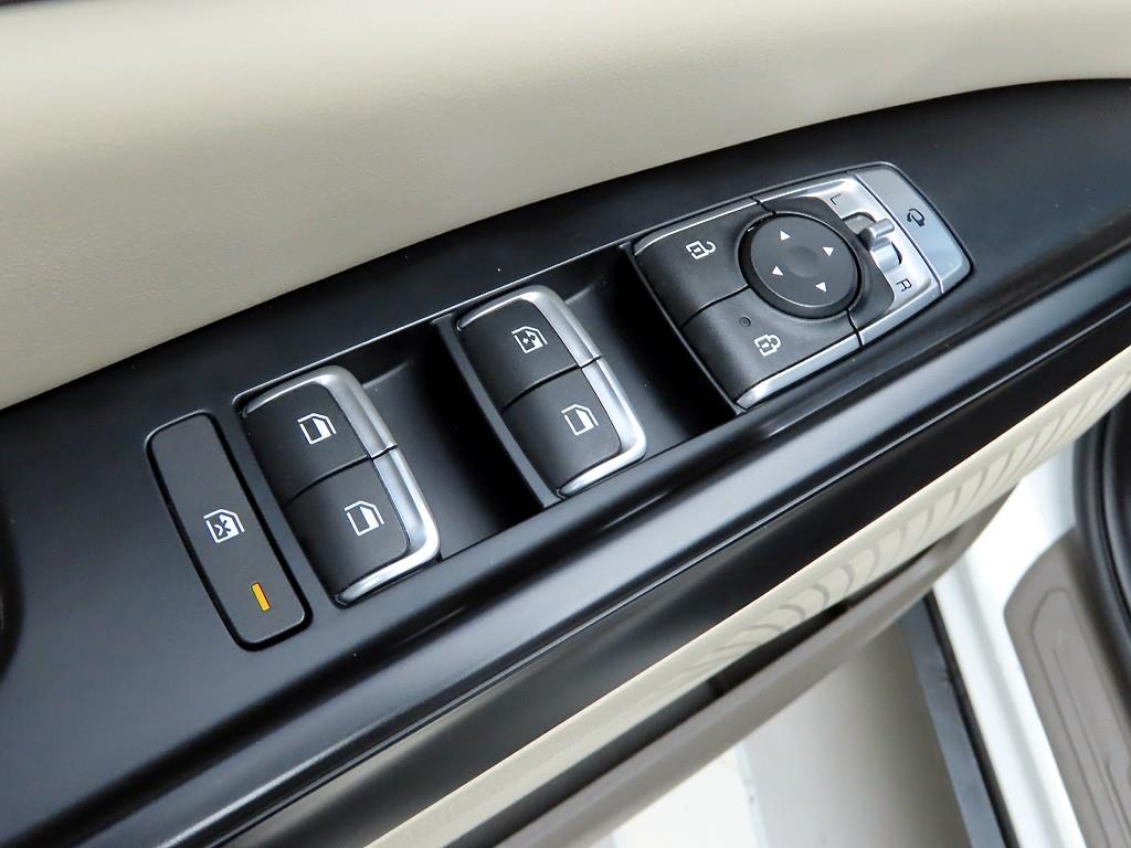 KIA Carnival - Vista 11