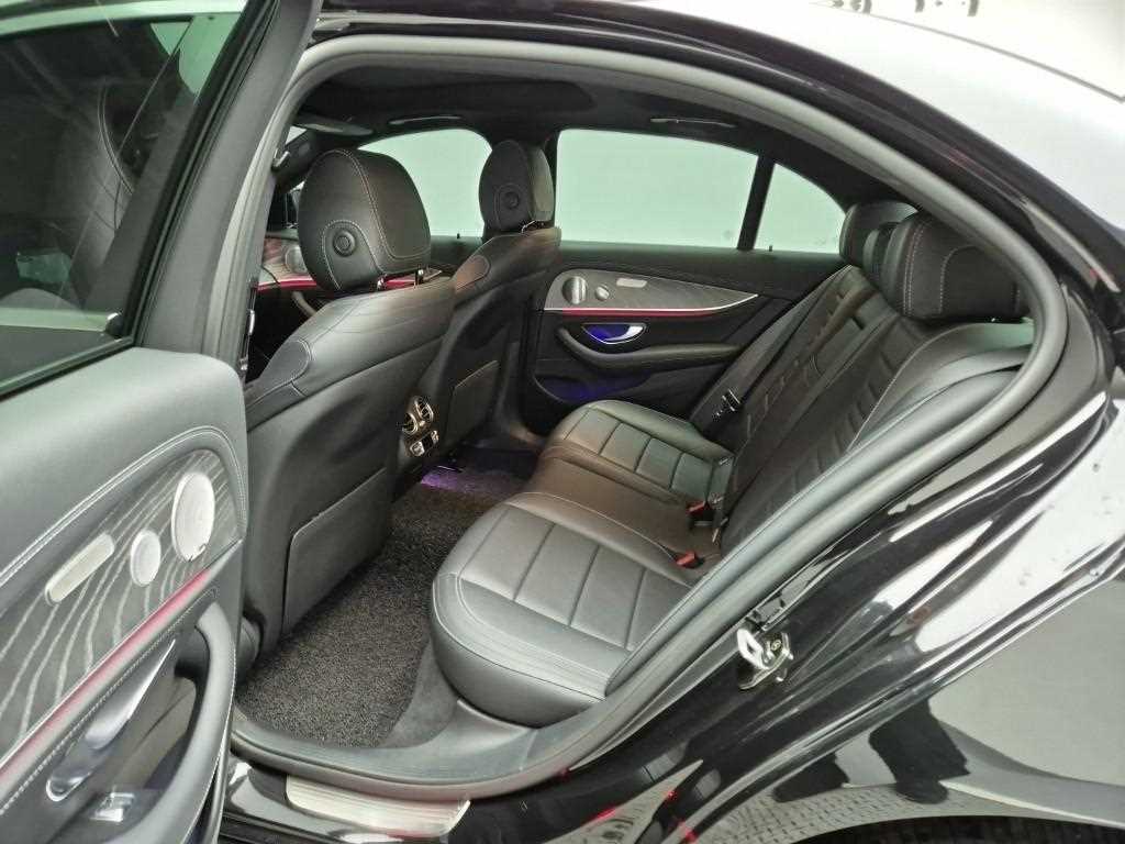 Mercedes Benz E class - Vista 11