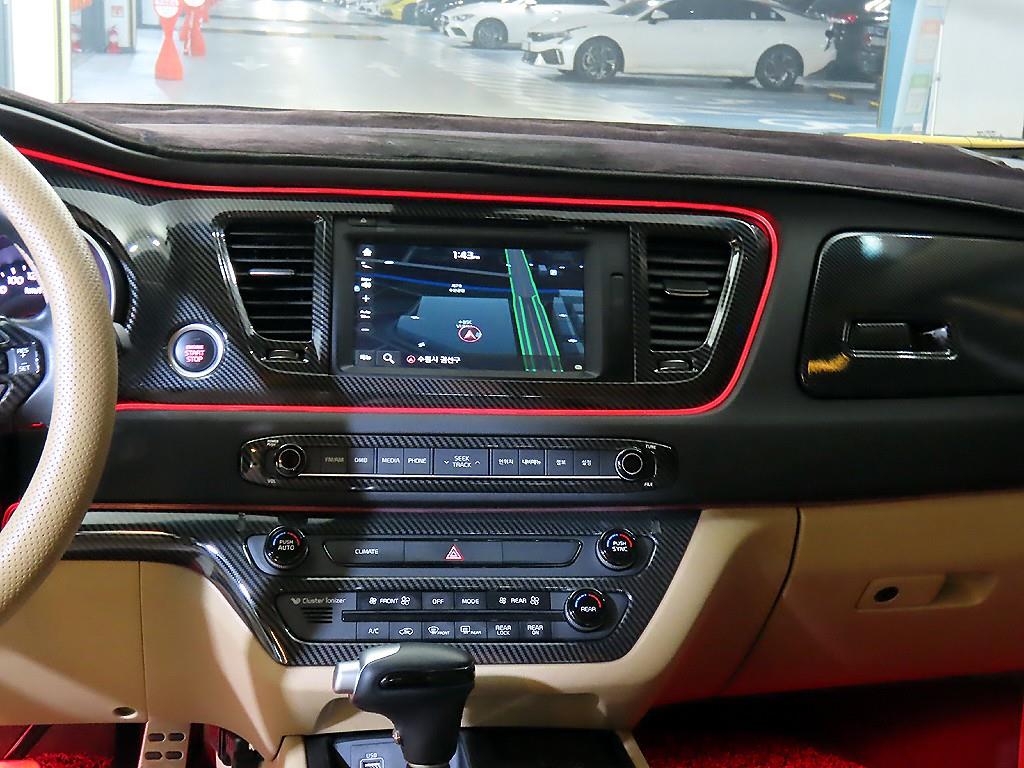 KIA Carnival - Vista 11