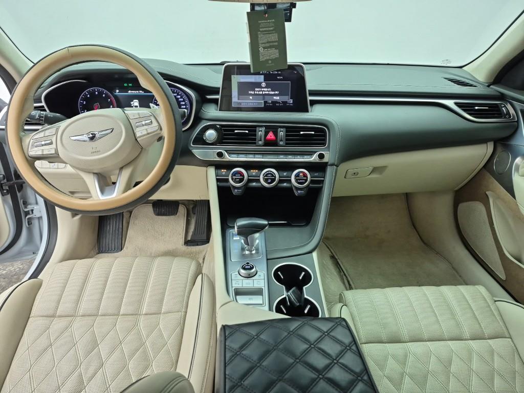 Genesis G70 - Vista 5