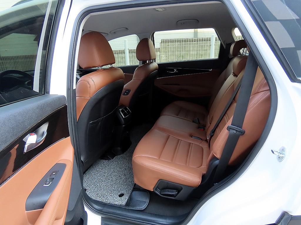 KIA Sorento - Vista 6