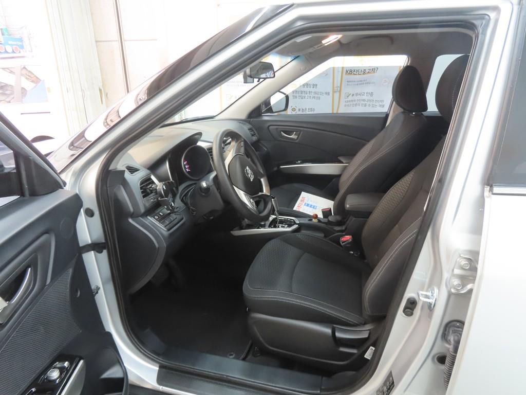 Ssangyong Tivoli - Vista 5