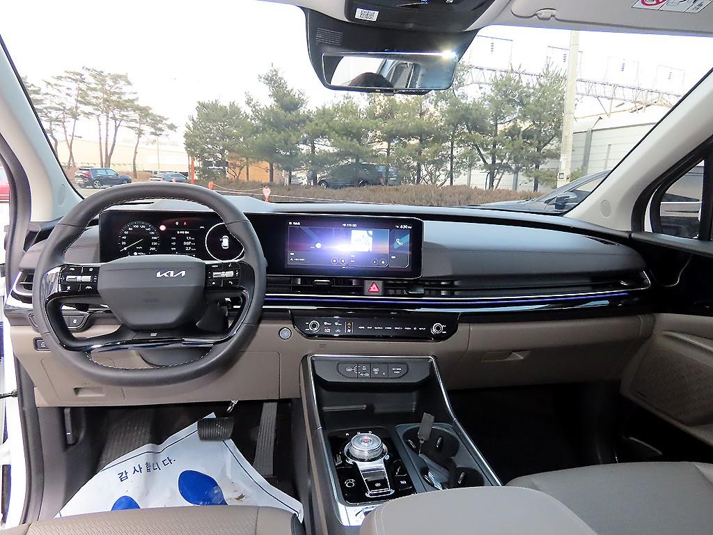 KIA Carnival - Vista 8