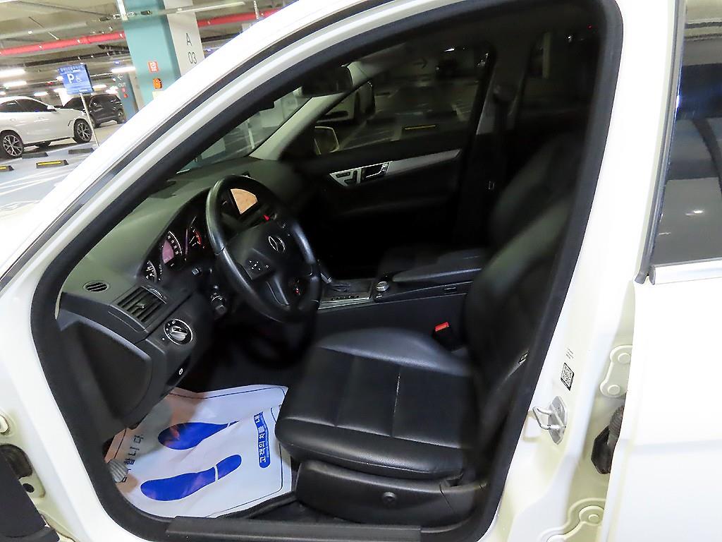 Mercedes Benz C Class - Vista 6