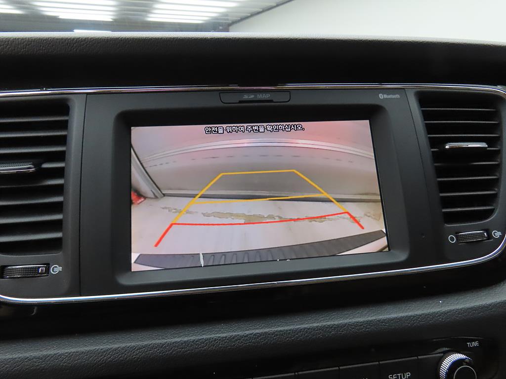 KIA Carnival - Vista 10