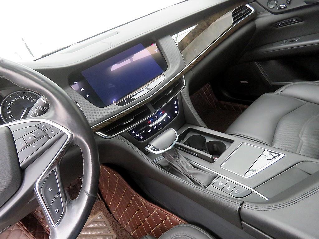 Cadillac CT6 - Vista 11