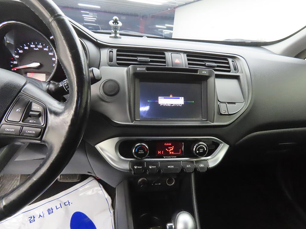 KIA Pride - Vista 10