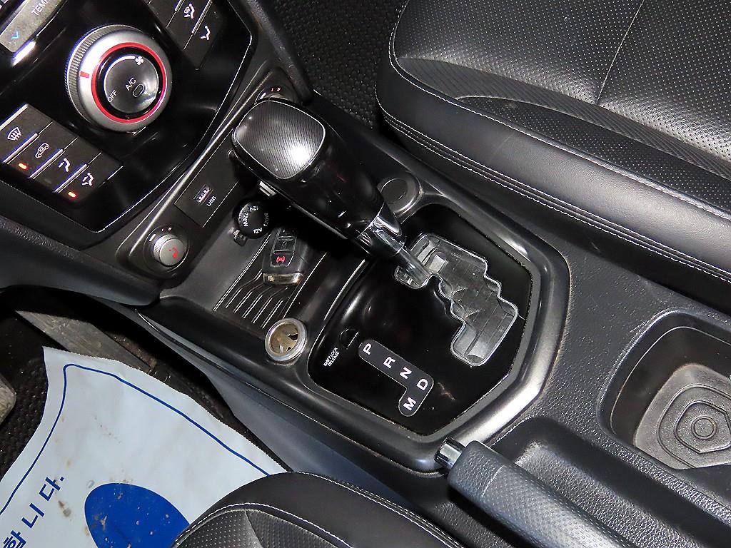 Ssangyong Tivoli - Vista 12