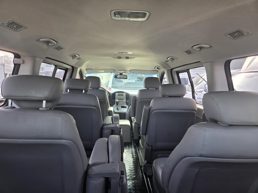 HYUNDAI Starex - Vista 11