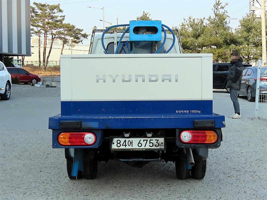 Small Truck (Completed) a live fish car - Vista 4