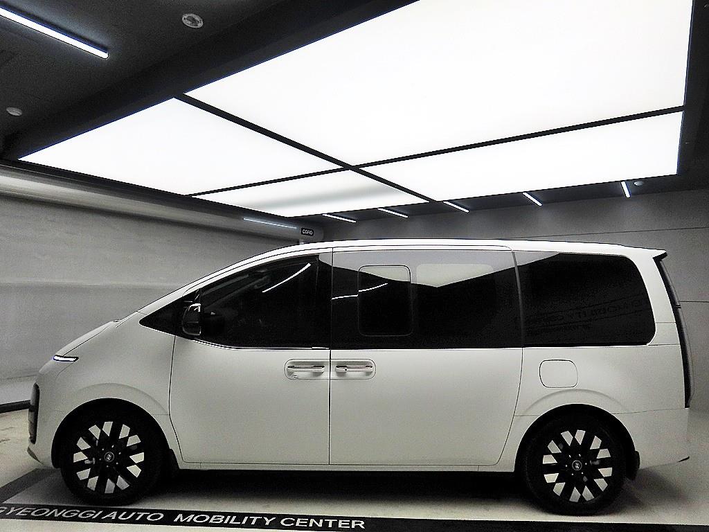 HYUNDAI Staria - Vista 4