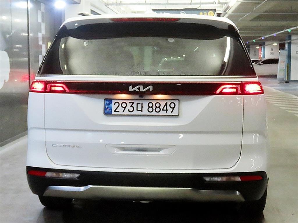 KIA Carnival - Vista 5