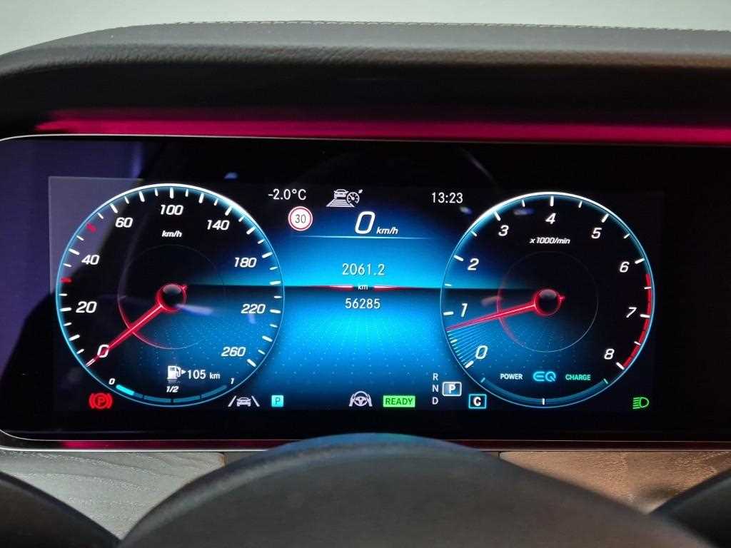 Mercedes Benz E class - Vista 5