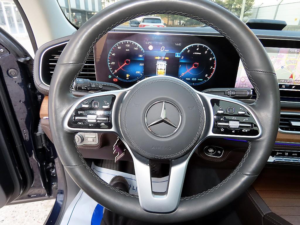 Mercedes Benz GLE Class - Vista 8