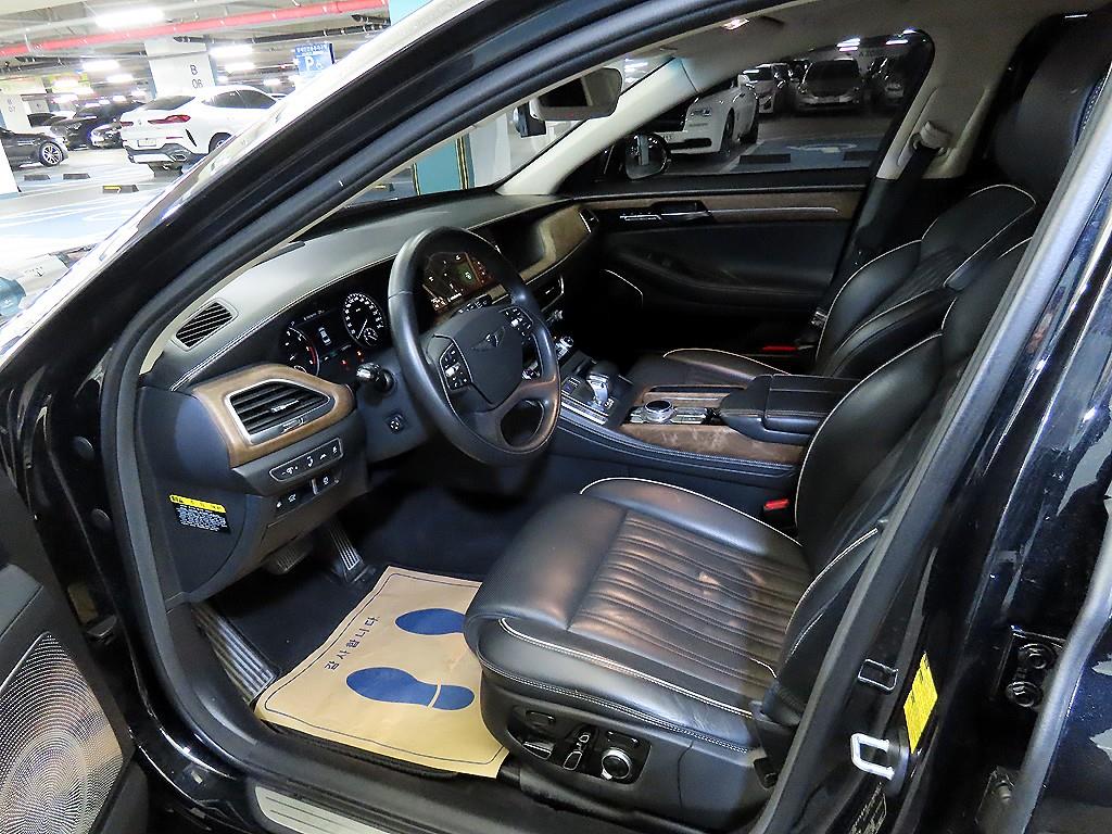 Genesis G90 - Vista 6