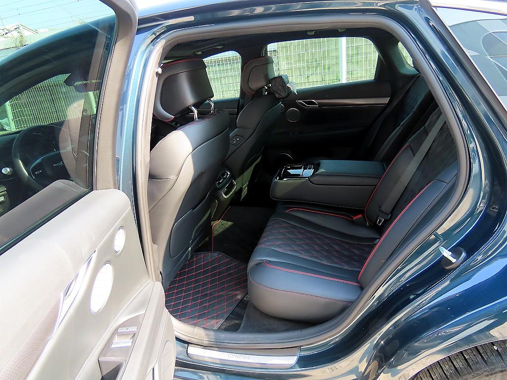 Genesis G80 - Vista 6