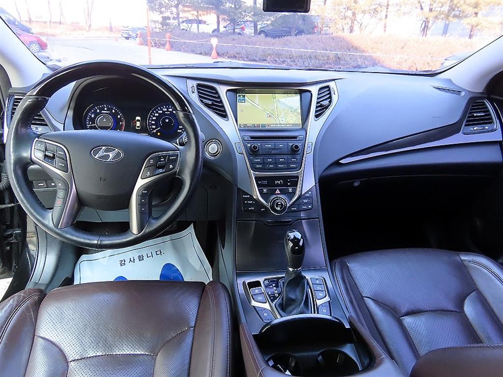 HYUNDAI Grandeur - Vista 7