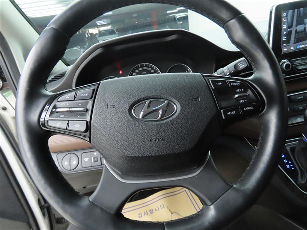 HYUNDAI Starex - Vista 8