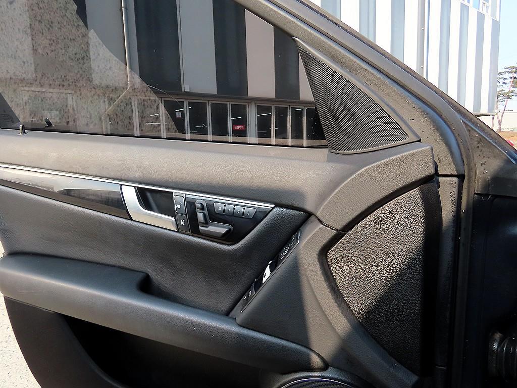 Mercedes Benz C Class - Vista 12