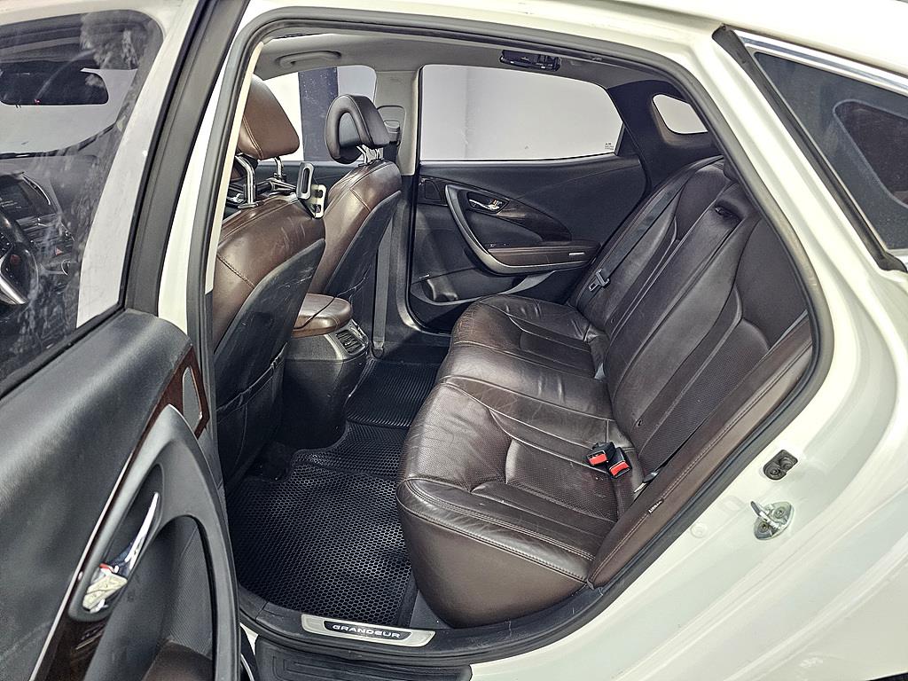 HYUNDAI Grandeur - Vista 9