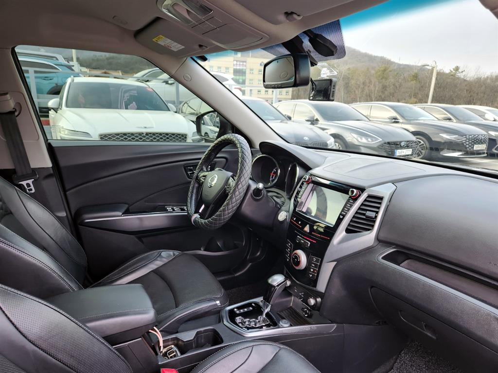 Ssangyong Tivoli - Vista 11
