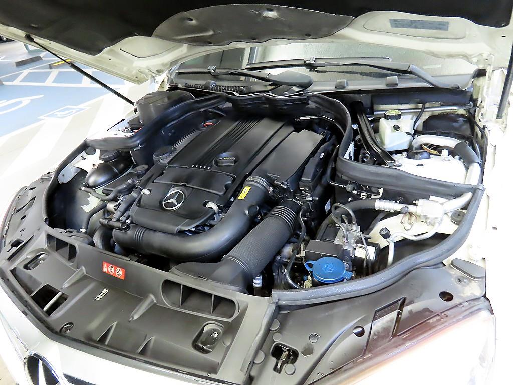 Mercedes Benz C Class 2011 Blanco - Importación desde Corea - HF Imports Iquique - Foto 19