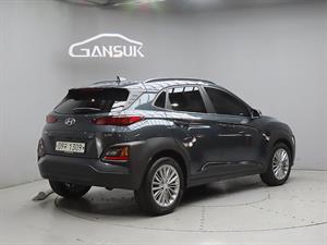 HYUNDAI Kona - Vista 8