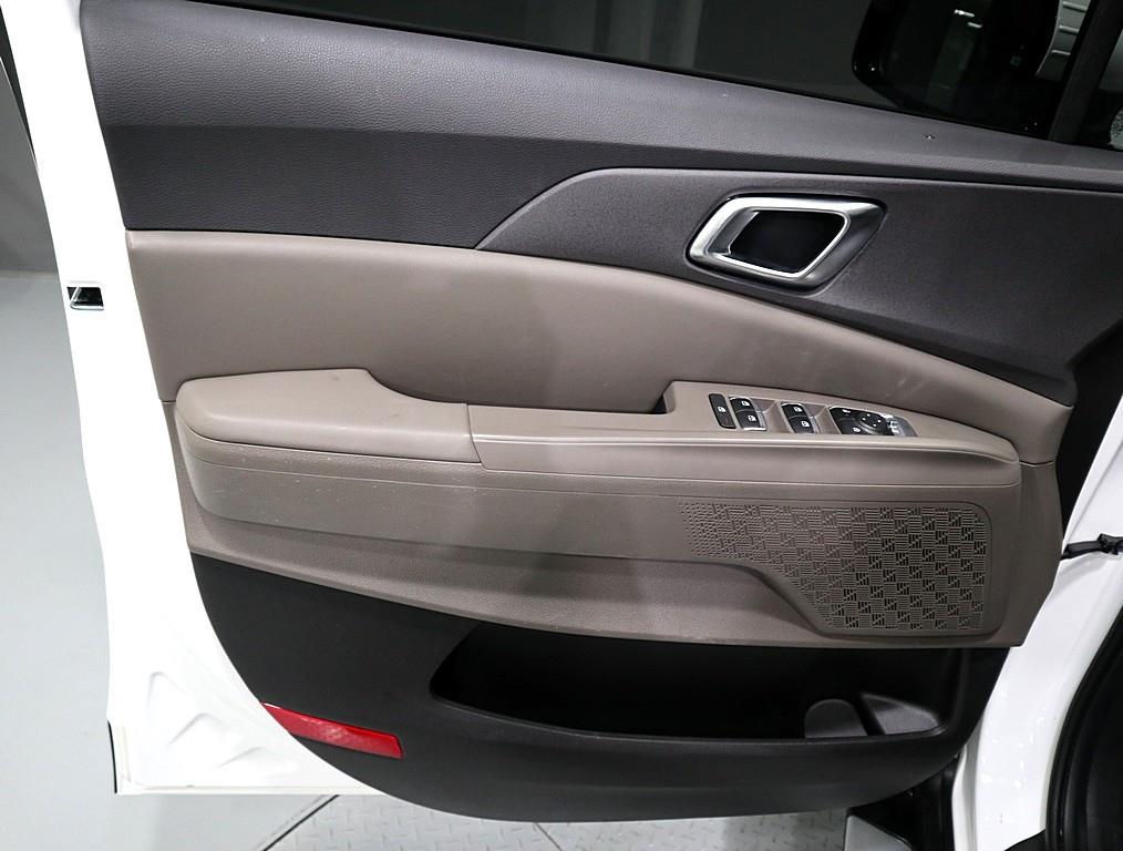 KIA Carnival - Vista 8