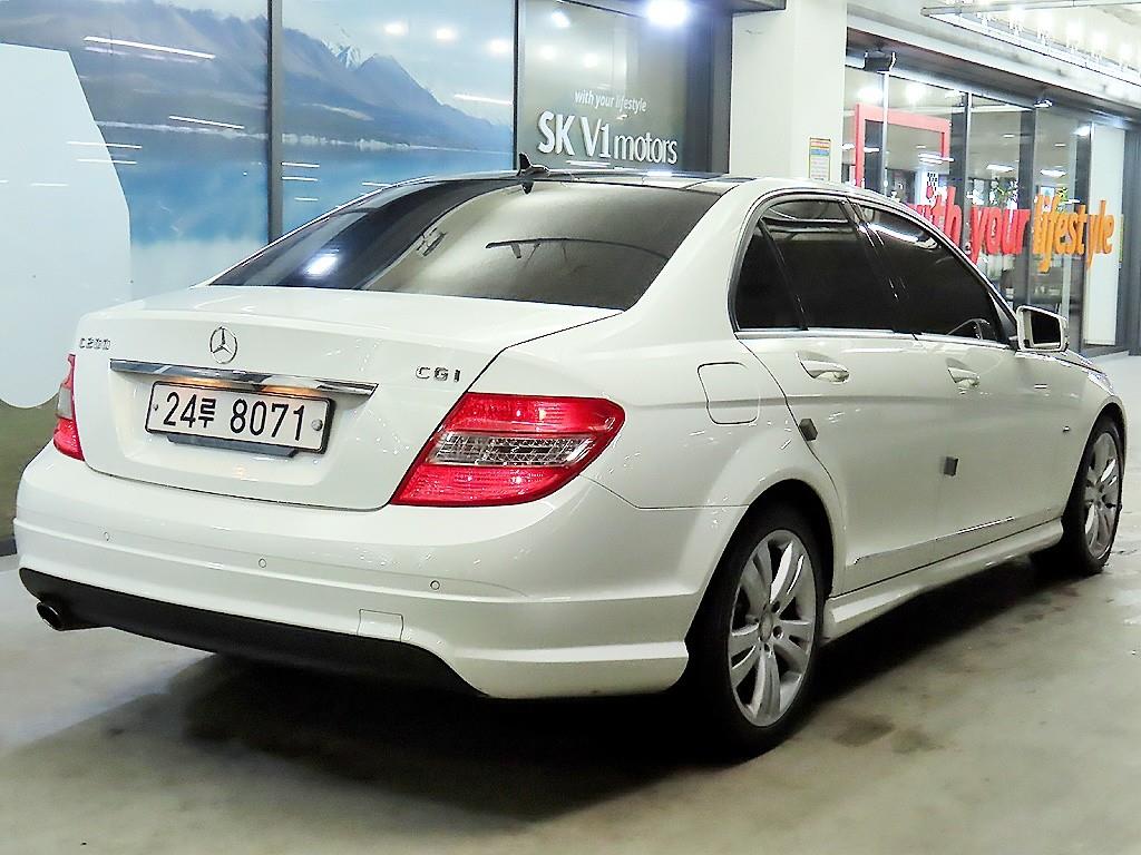 Mercedes Benz C Class - Vista 4