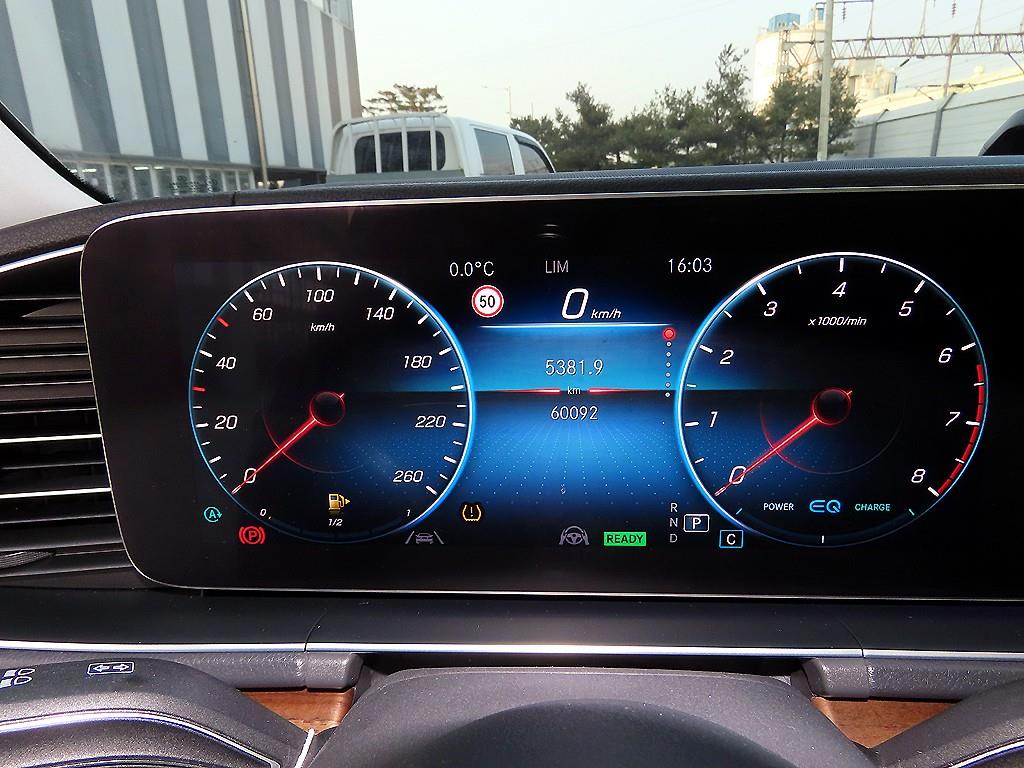 Mercedes Benz GLE Class - Vista 9