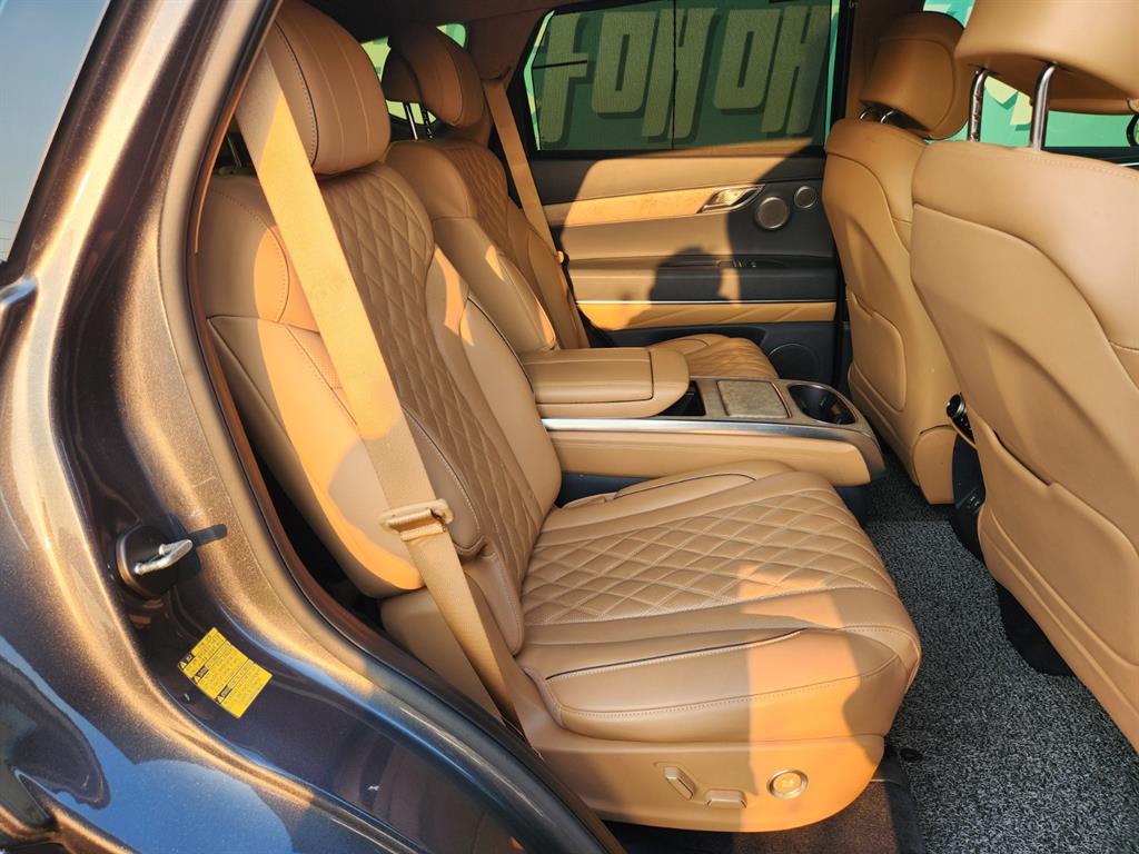 Genesis GV80 - Vista 7