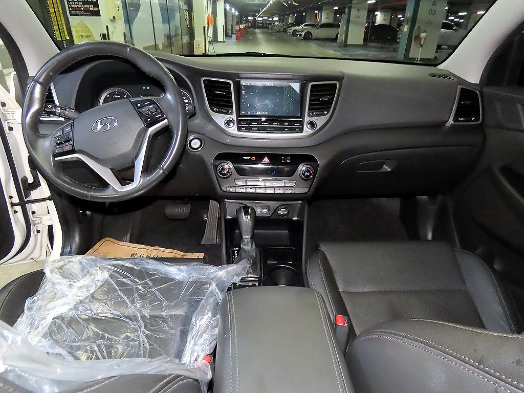 HYUNDAI Tucson - Vista 10