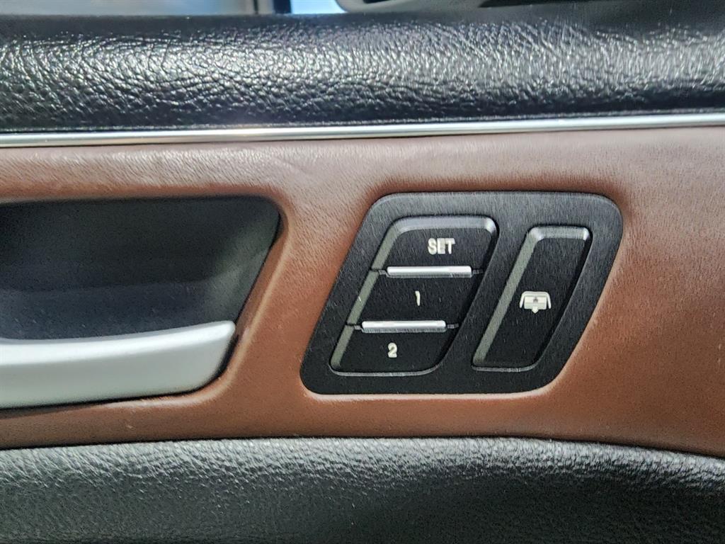 HYUNDAI Genesis - Vista 7