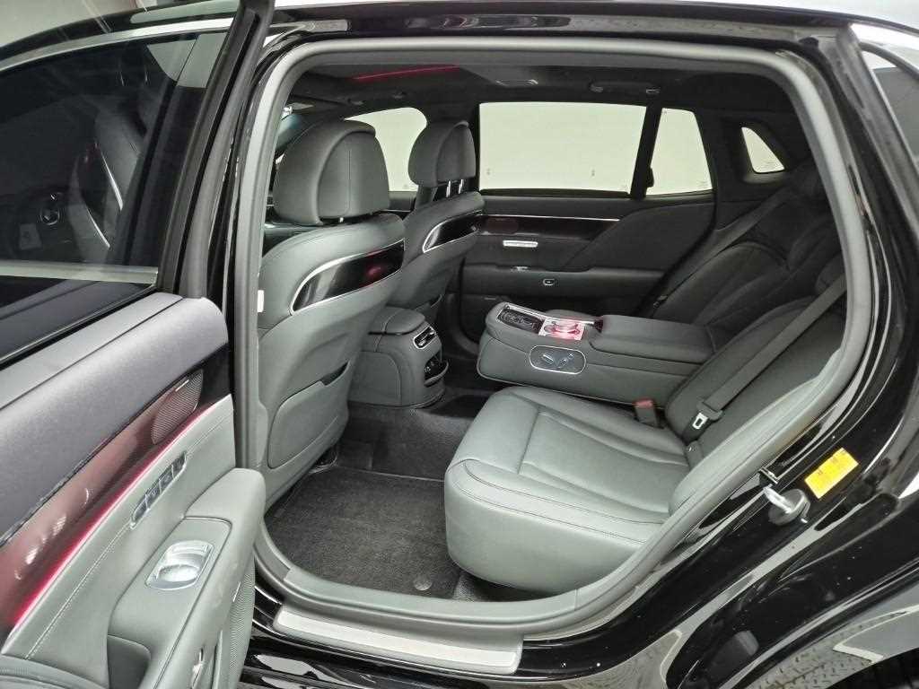 Genesis G90 - Vista 12