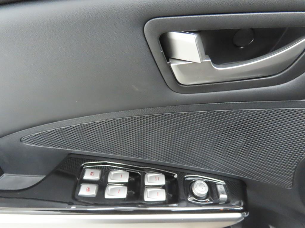 Ssangyong Tivoli - Vista 9