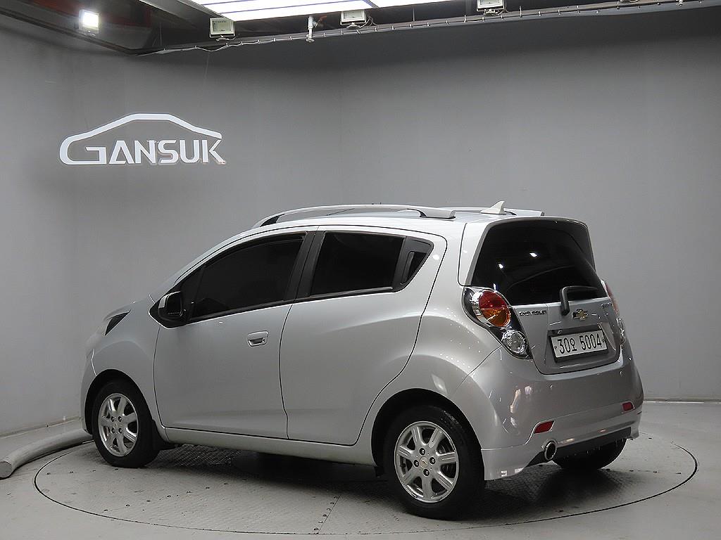 Chevrolet Spark - Vista 5