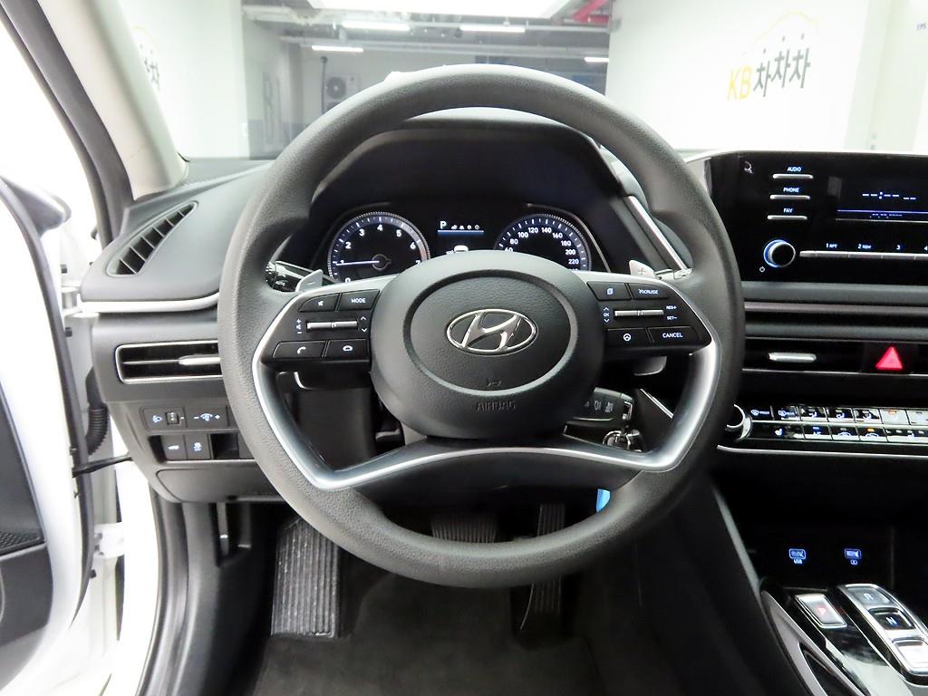 HYUNDAI Sonata - Vista 8