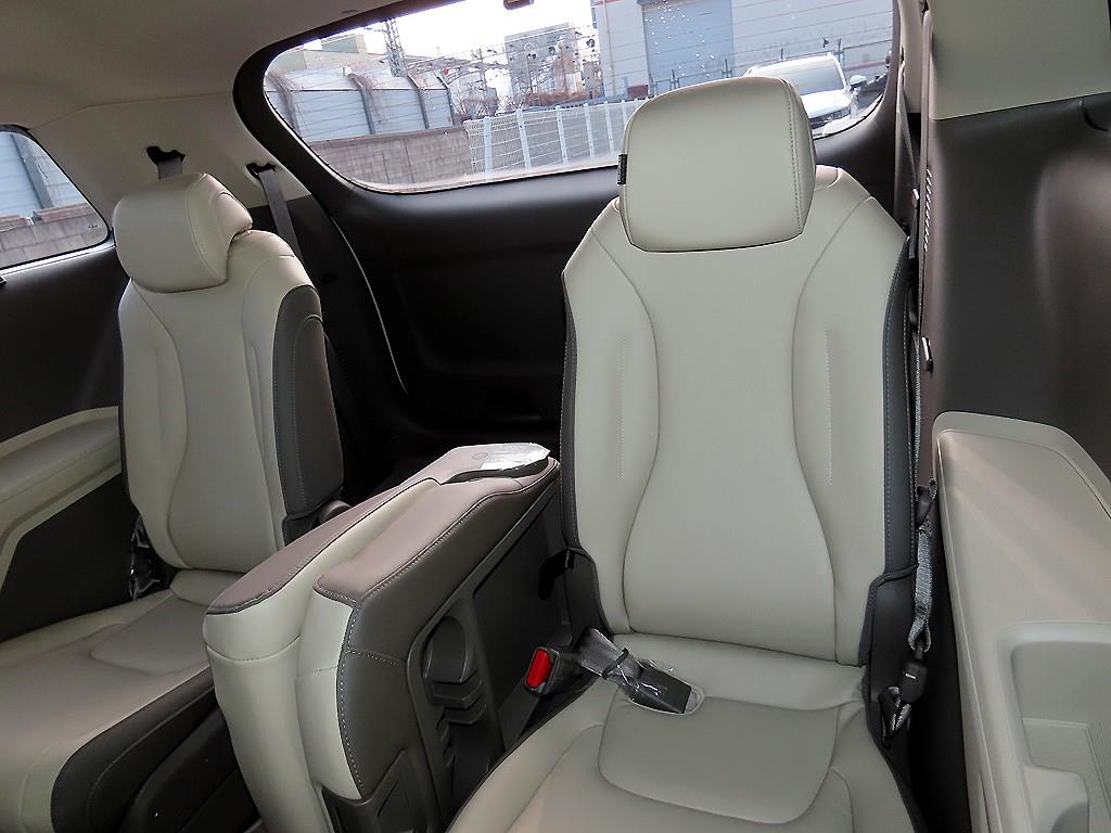 KIA Carnival - Vista 7