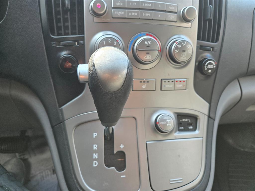 HYUNDAI Starex - Vista 11