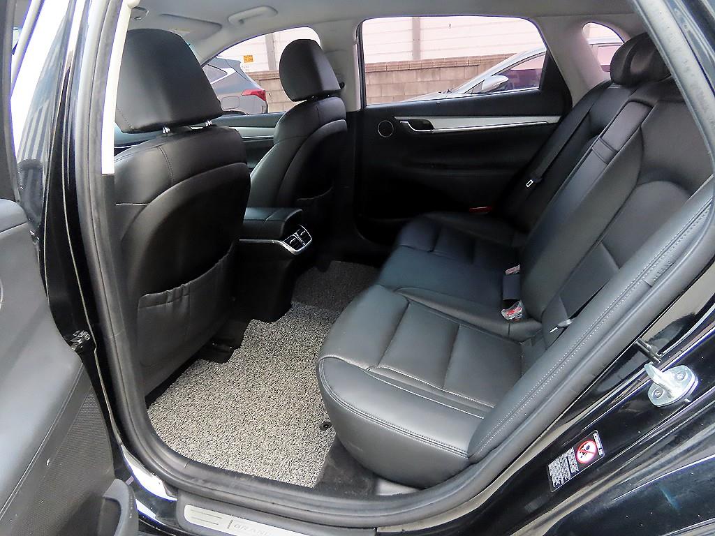 HYUNDAI Grandeur - Vista 6