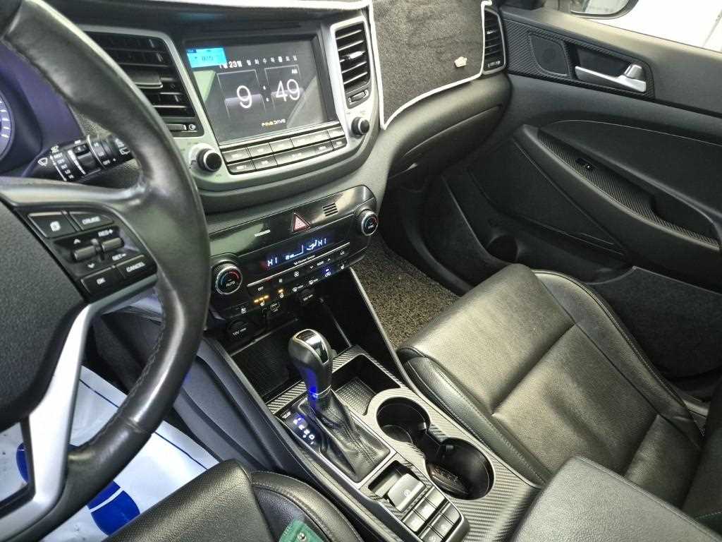 HYUNDAI Tucson - Vista 10