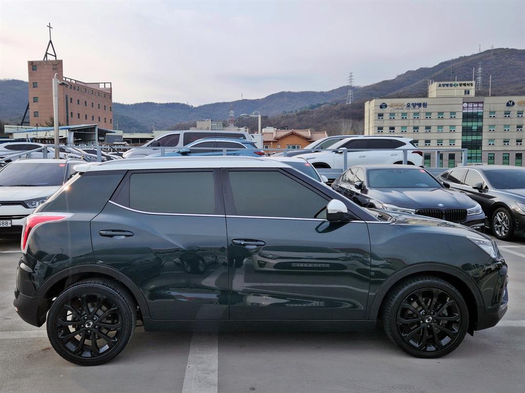 Ssangyong Tivoli - Vista 4