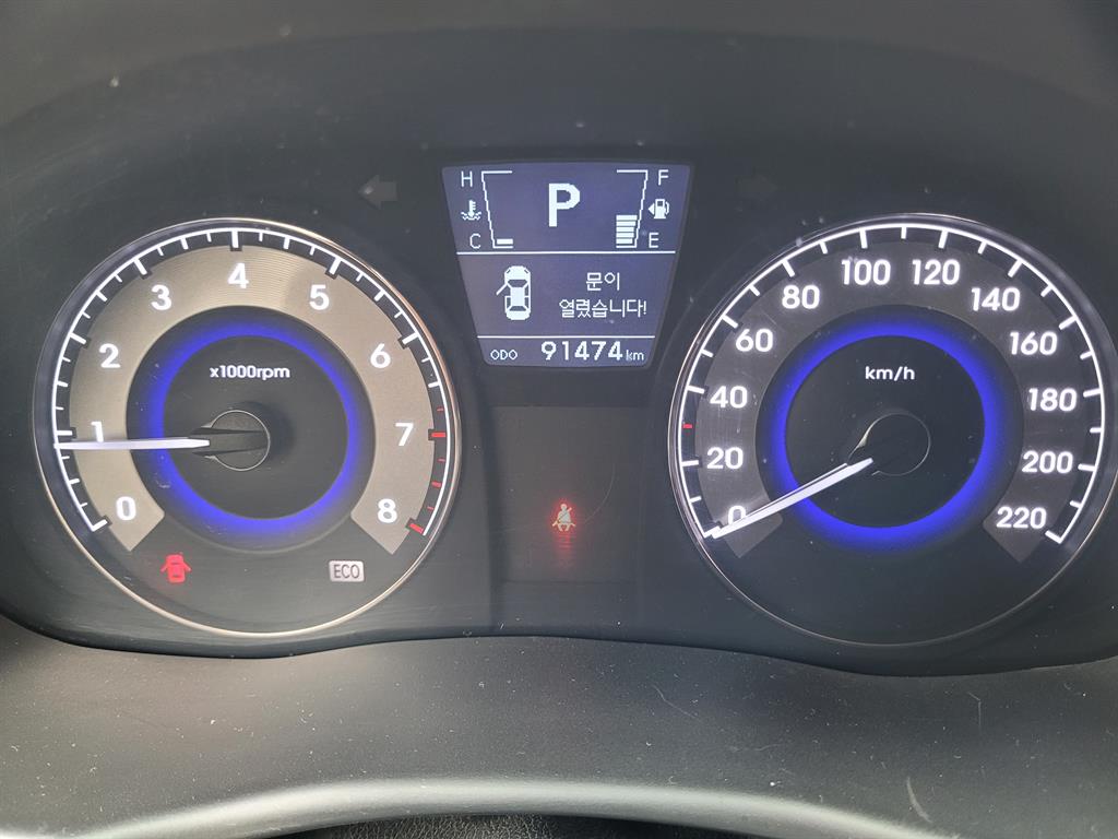 HYUNDAI Accent - Vista 6