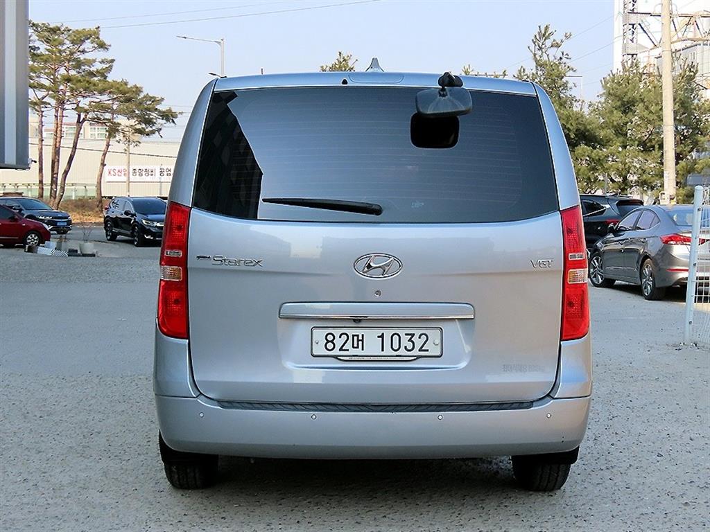 HYUNDAI Starex - Vista 4