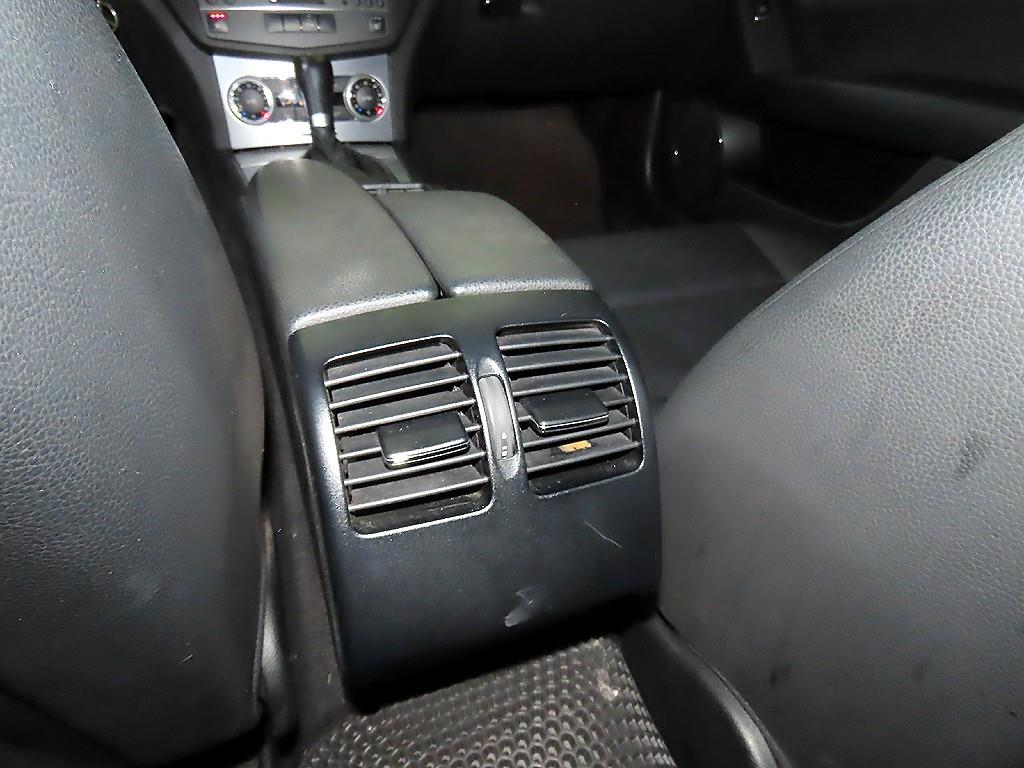 Mercedes Benz C Class 2011 Blanco - Importación desde Corea - HF Imports Iquique - Foto 16