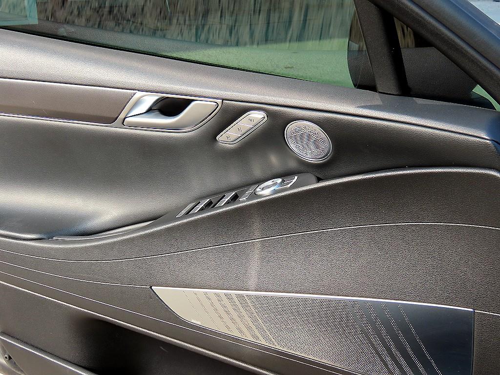 Genesis G80 - Vista 11