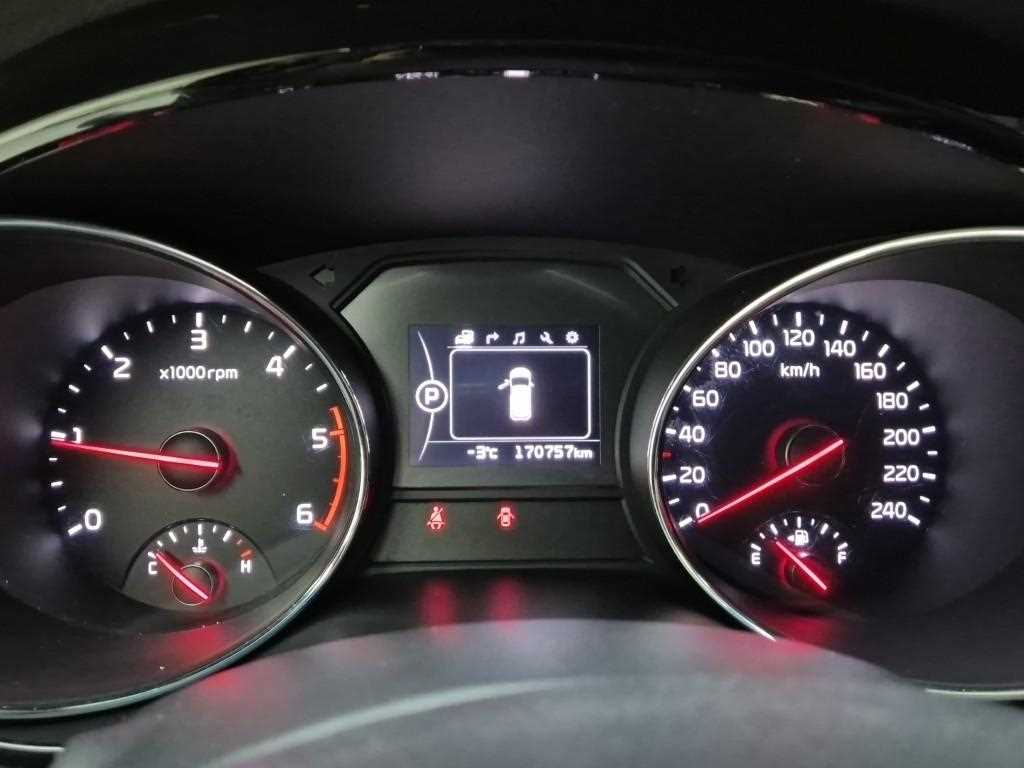 KIA Carnival - Vista 6