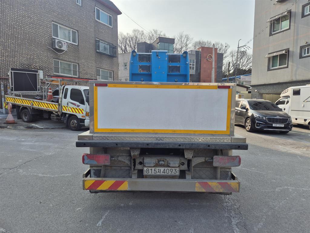 medium and large cargo Live Fish Car - Vista 6